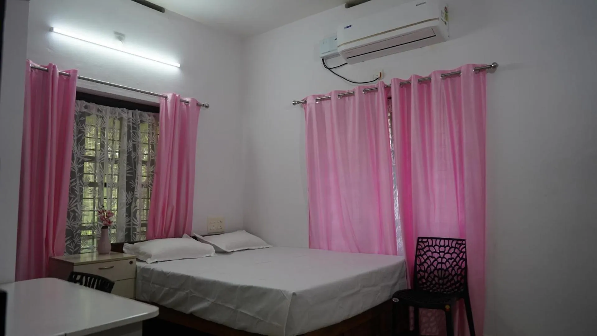 Honey Paradise Homestay Thiruvananthapuram